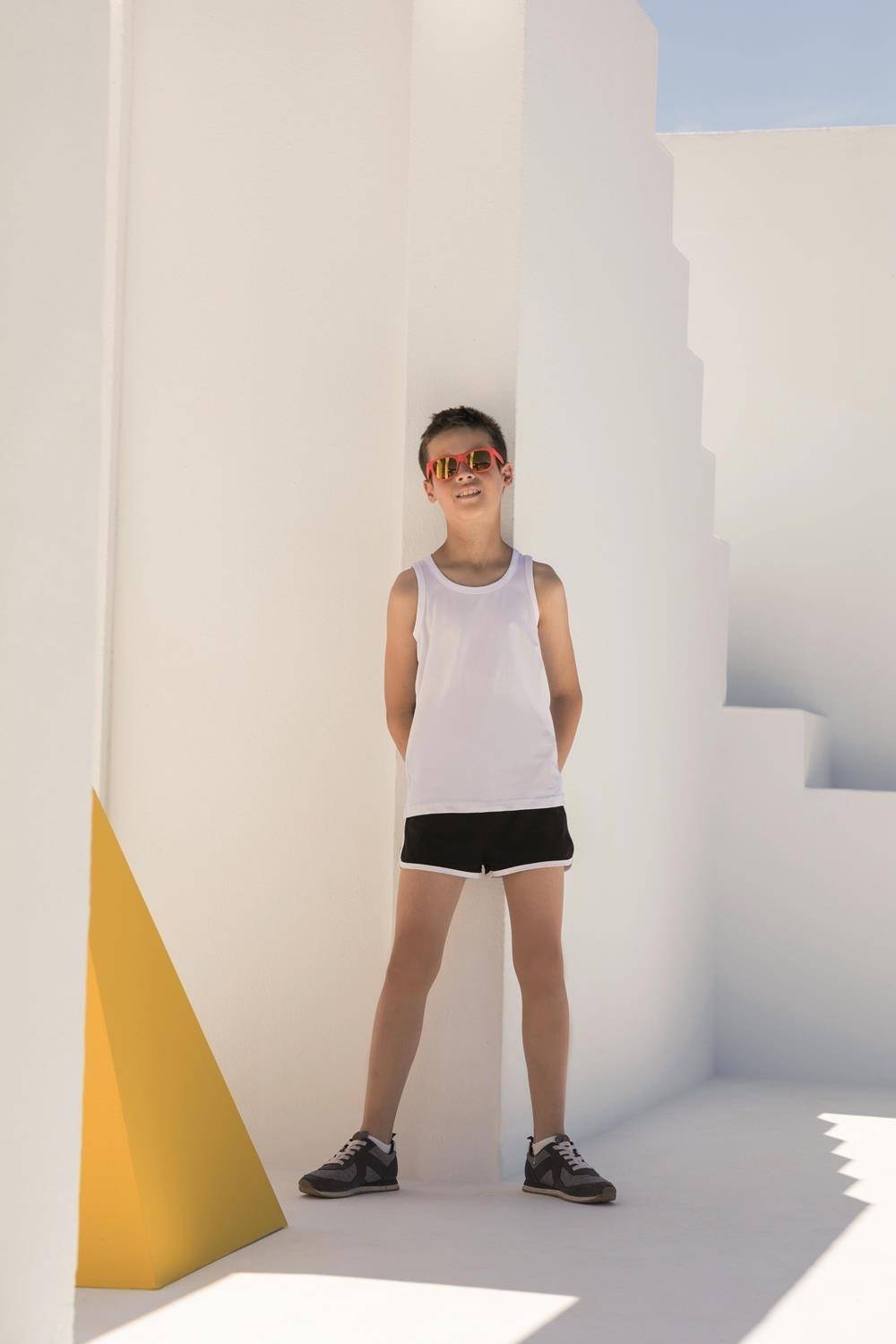 Dziecięca koszulka bez rękawków z podwójnymi szwami