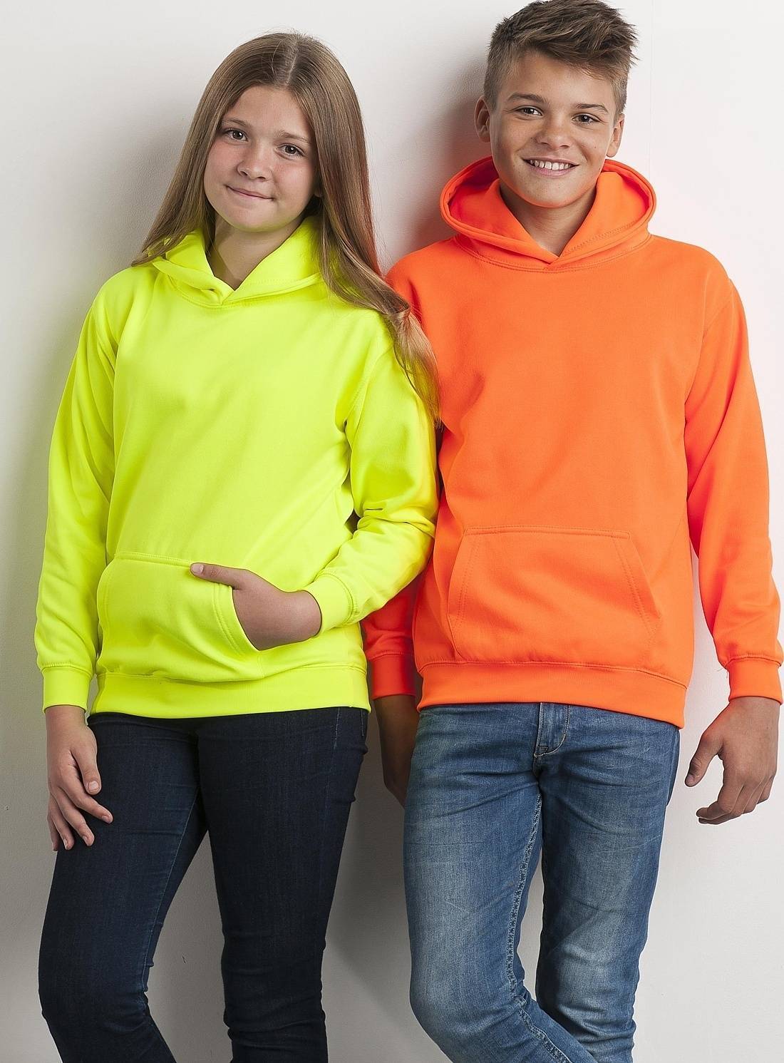 Dziecięce bluzy w elektryzujących kolorach