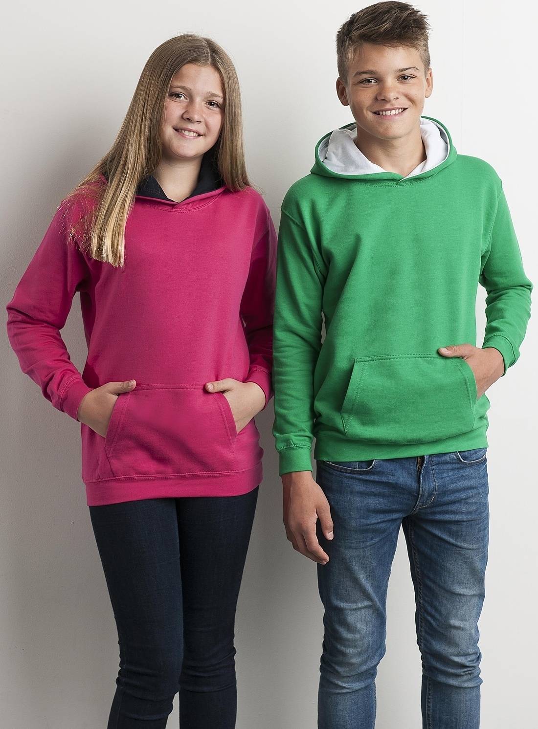 Dzięcy model bluzy z kapturem Varsity Hoodie