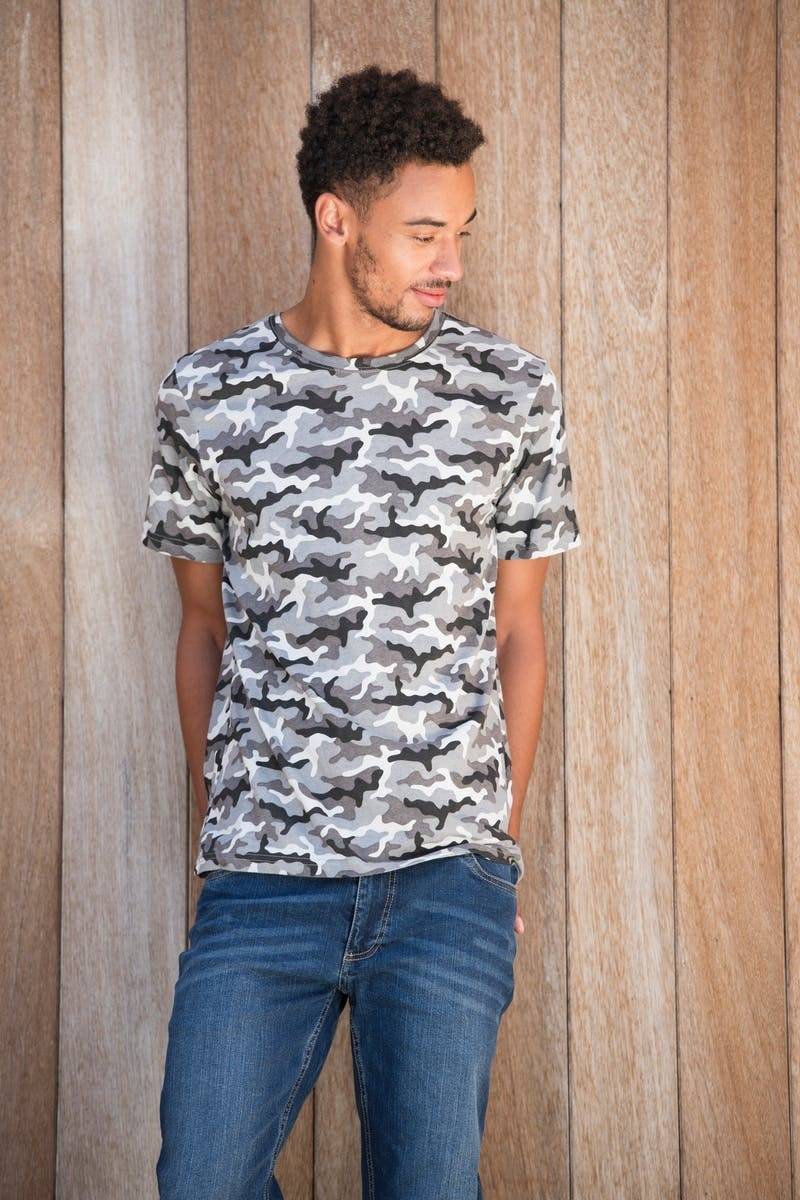 Efektowna koszulka t-shirt ubarwiona wzorem Camo-Moro