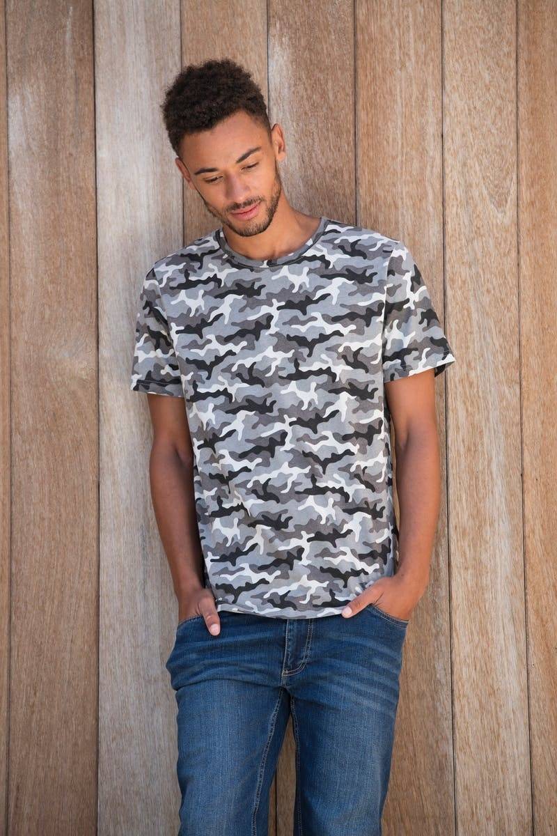 Efektowna koszulka t-shirt ubarwiona wzorem Camo-Moro