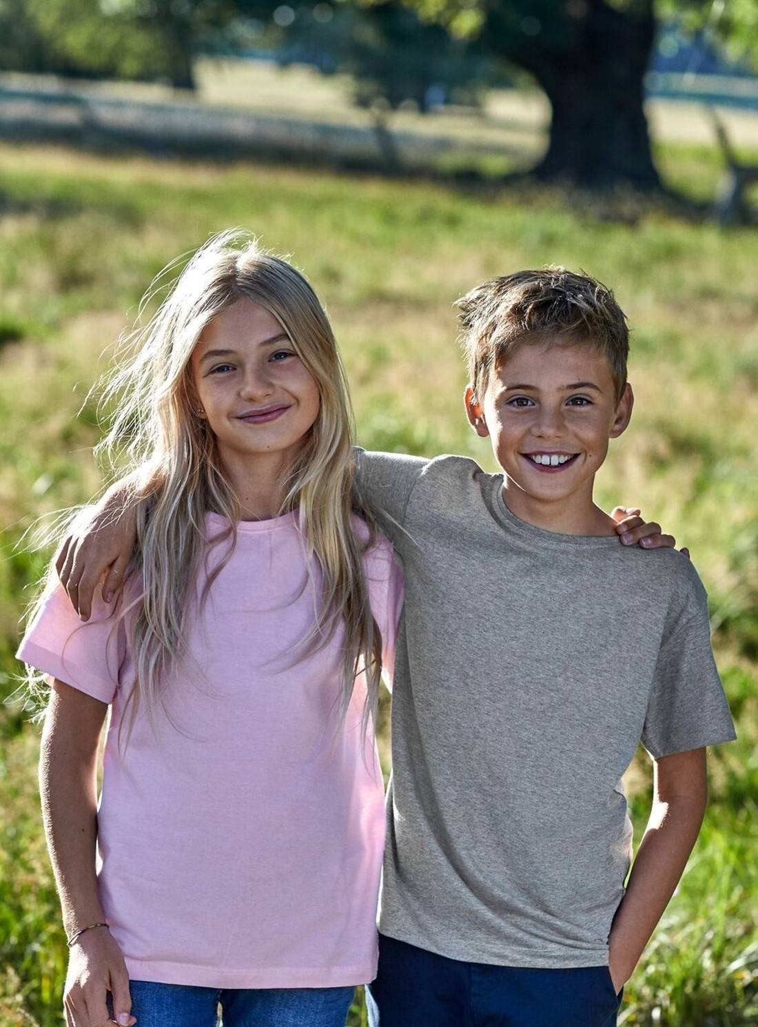 Ekologiczna koszulka dziecięca o dopasowanym fasonie