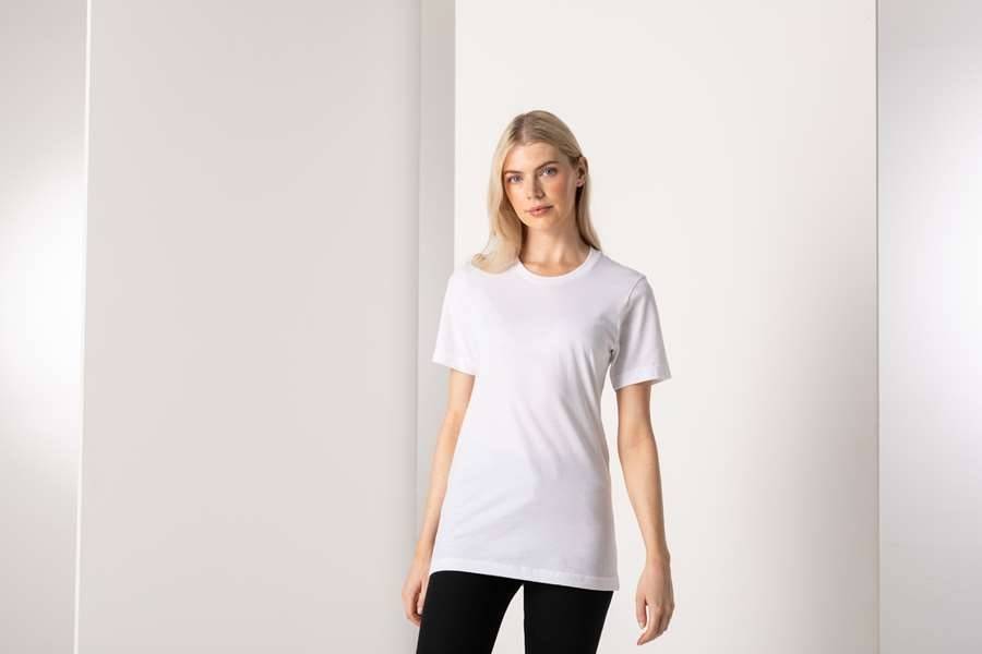 Ekologiczna koszulka z bawełny organicznej marki Skinnifit