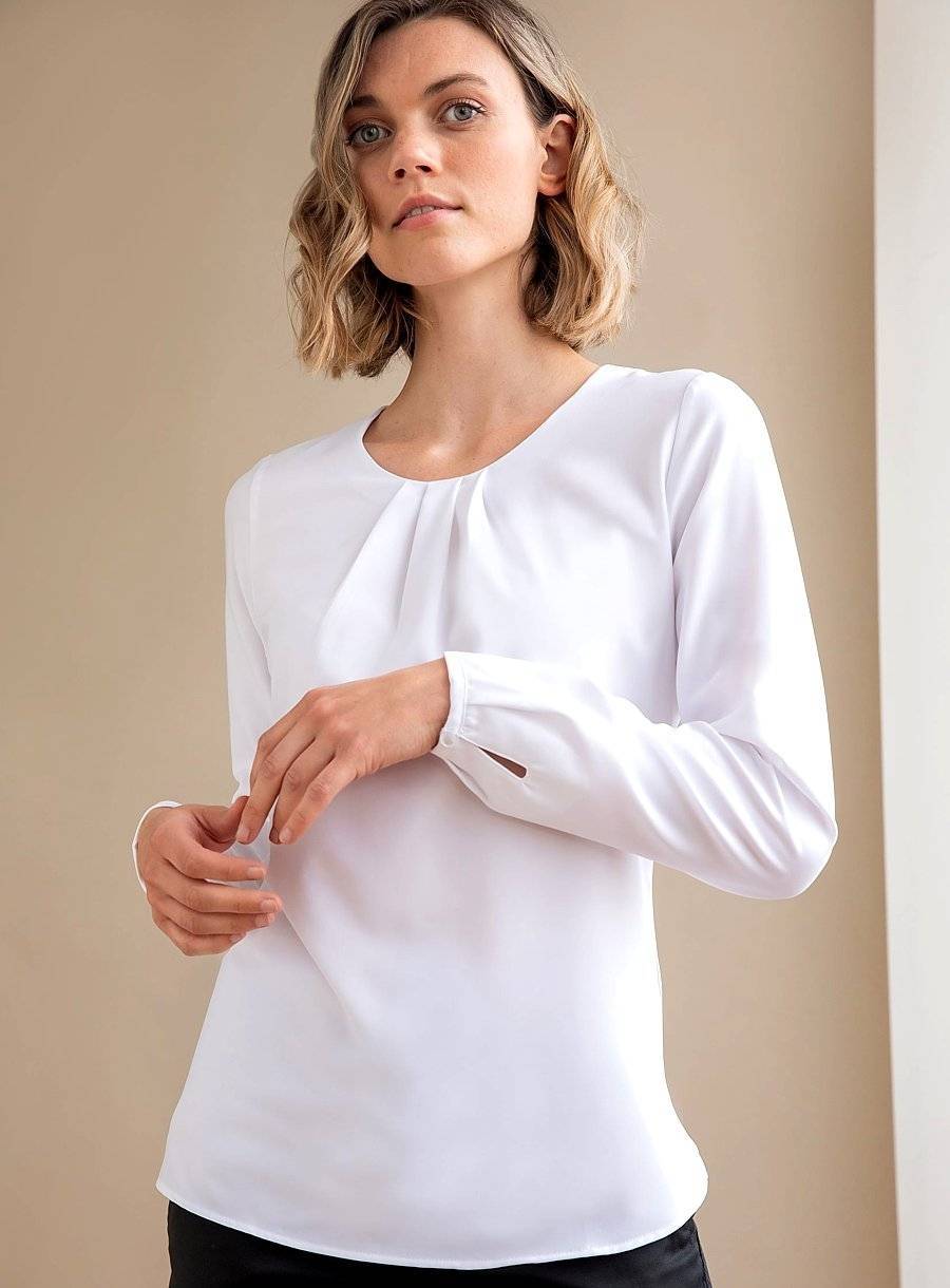 Elegancka bluzka damska z plisowanym przodem i zaokrąglonym dołem