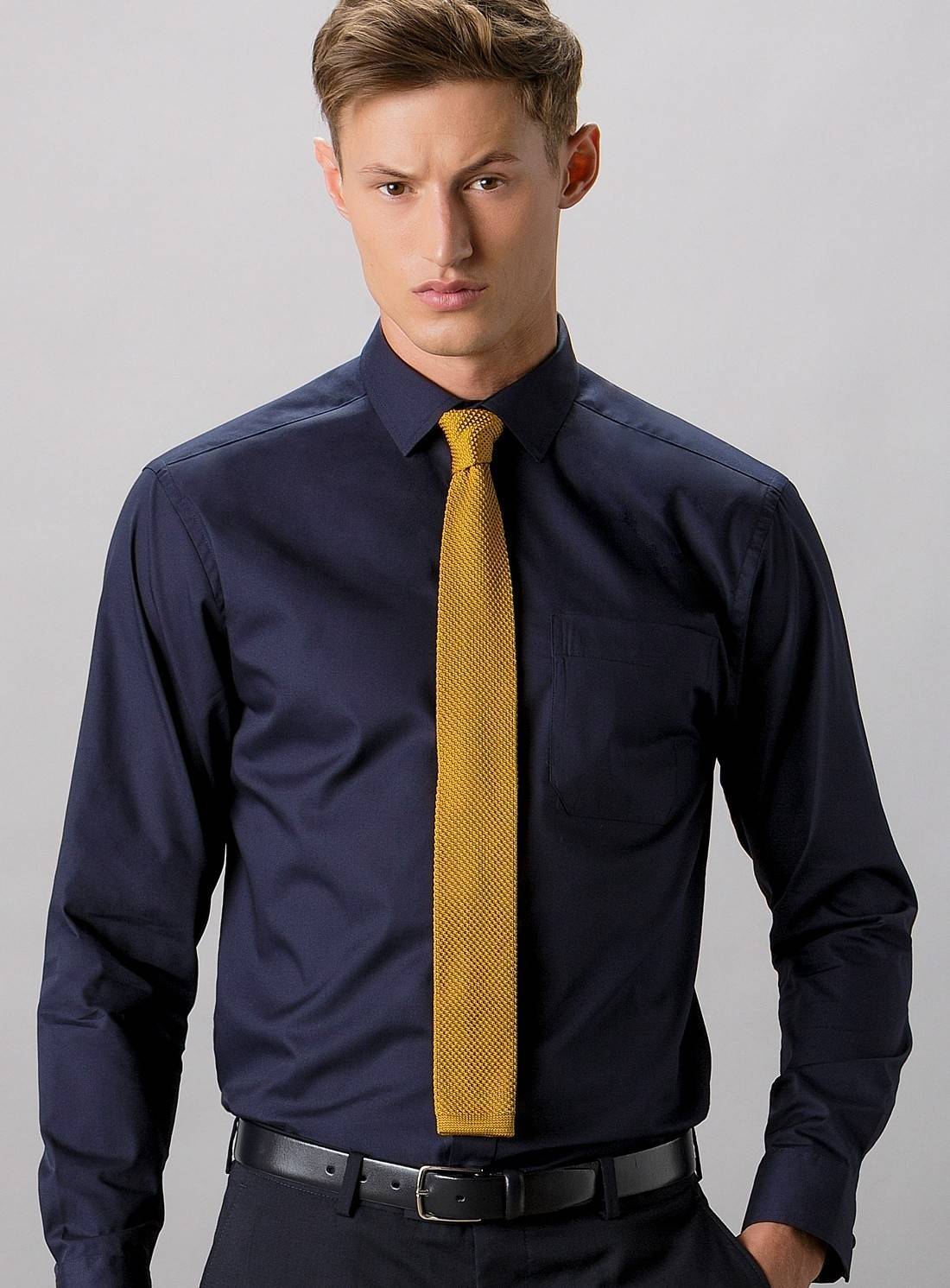 Elegancka koszula męska z usztywnionym kołnierzykiem