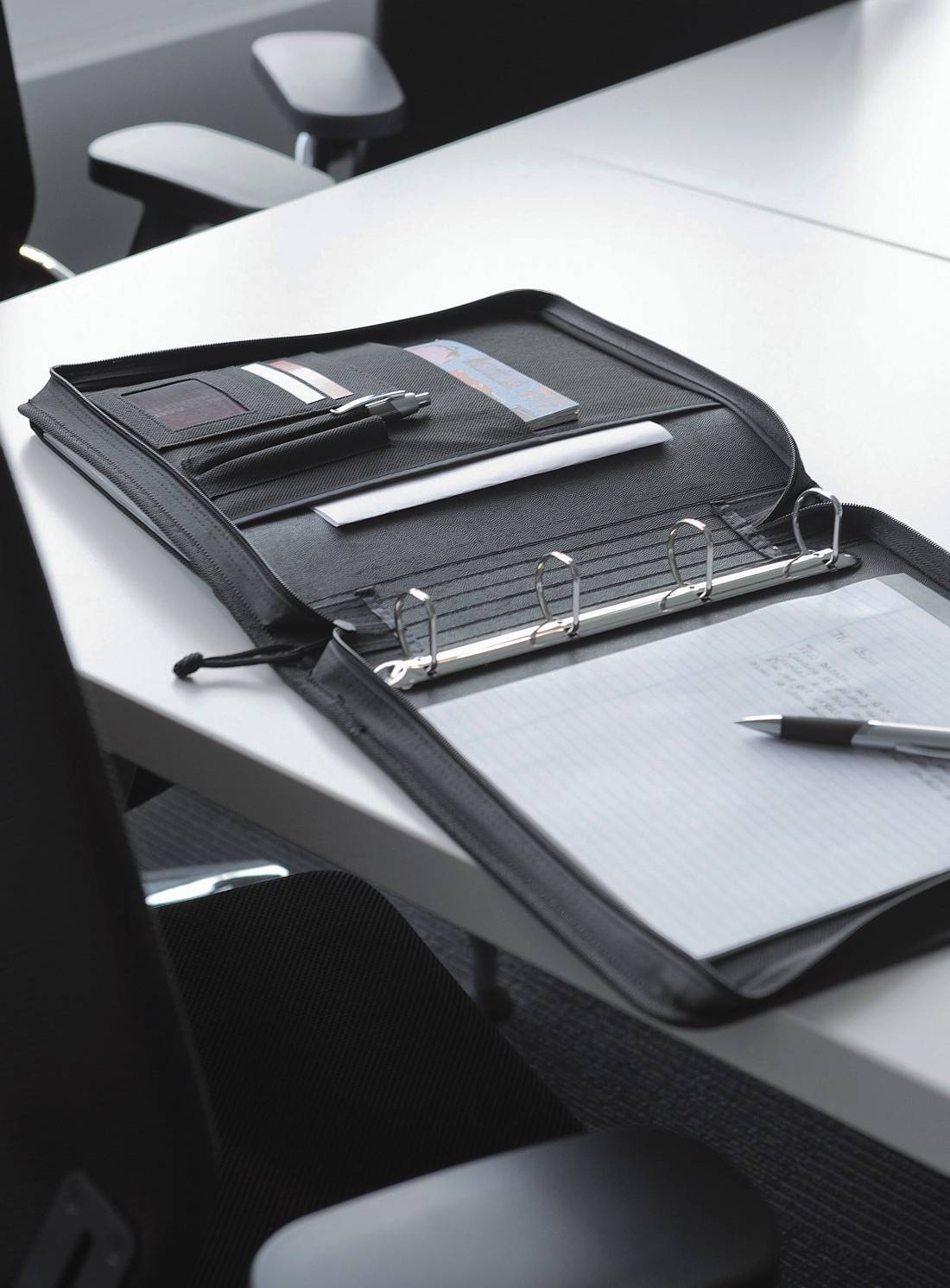 Elegancka teczka na dokumenty Singapur