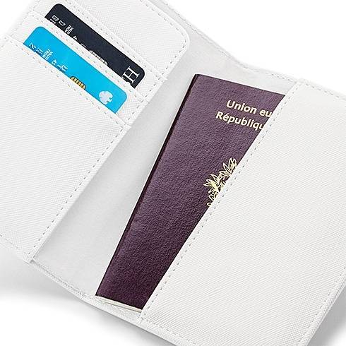 Etui na dokumenty z zawieszką bagażową