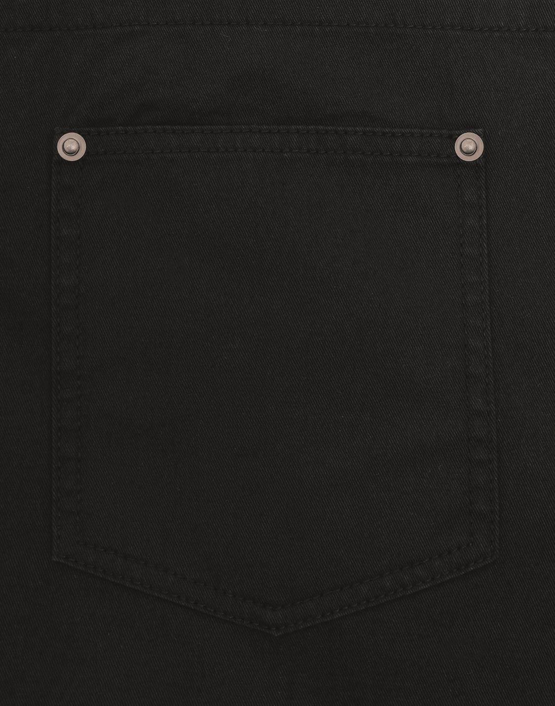 Fartuch kelnerski z trzema kieszeniami i dekoracyjnymi nitami