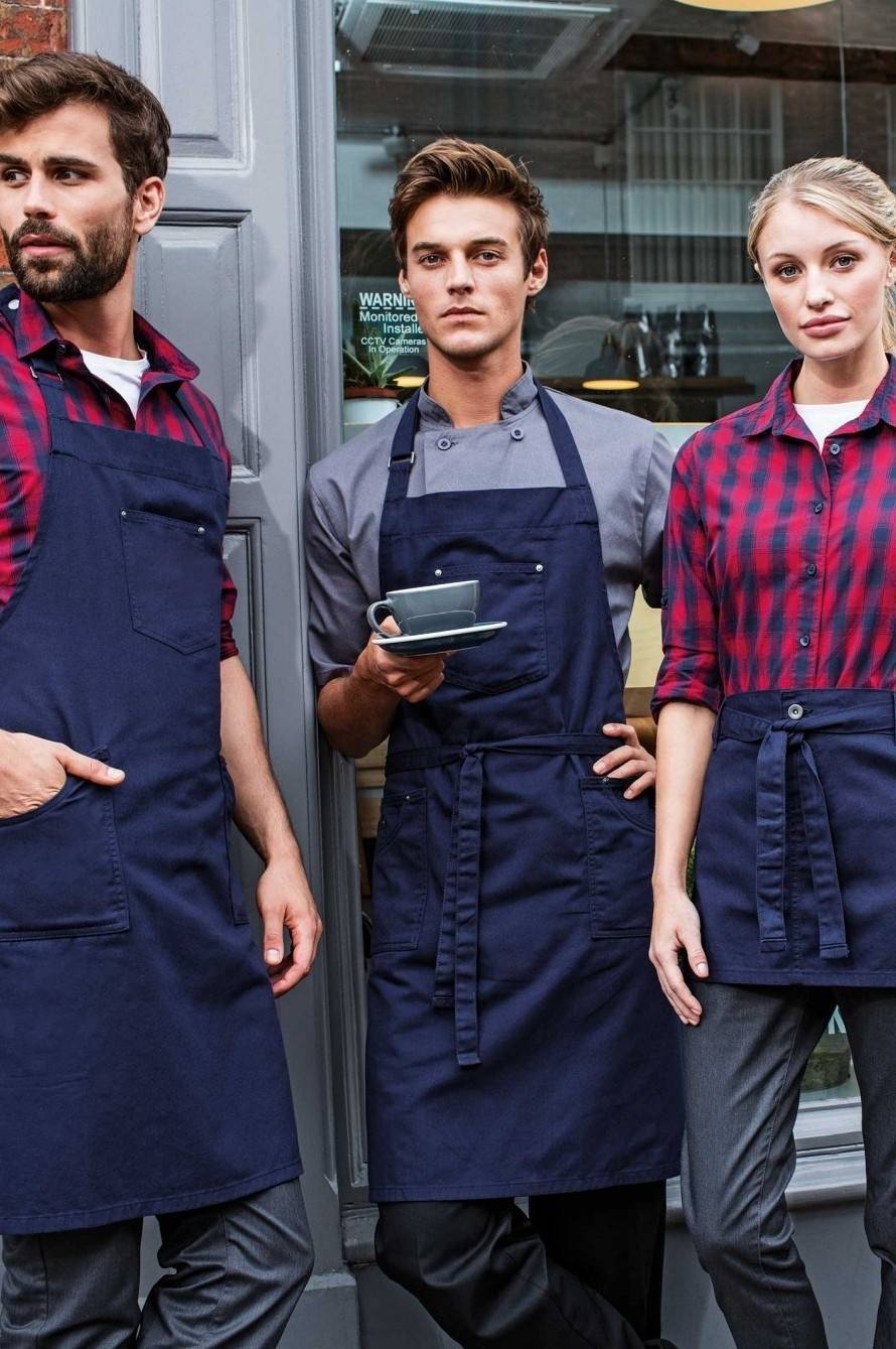 Fartuch kelnerski z trzema kieszeniami i dekoracyjnymi nitami