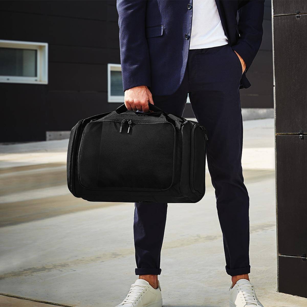 Funkcjonalna torba w minimalistycznym stylu z wodoodpornego materiału