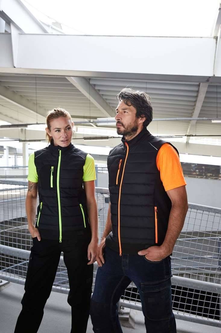 Hybrydowa kamizelka damska z pikowanym korpusem i dodatkami w technologii softshell