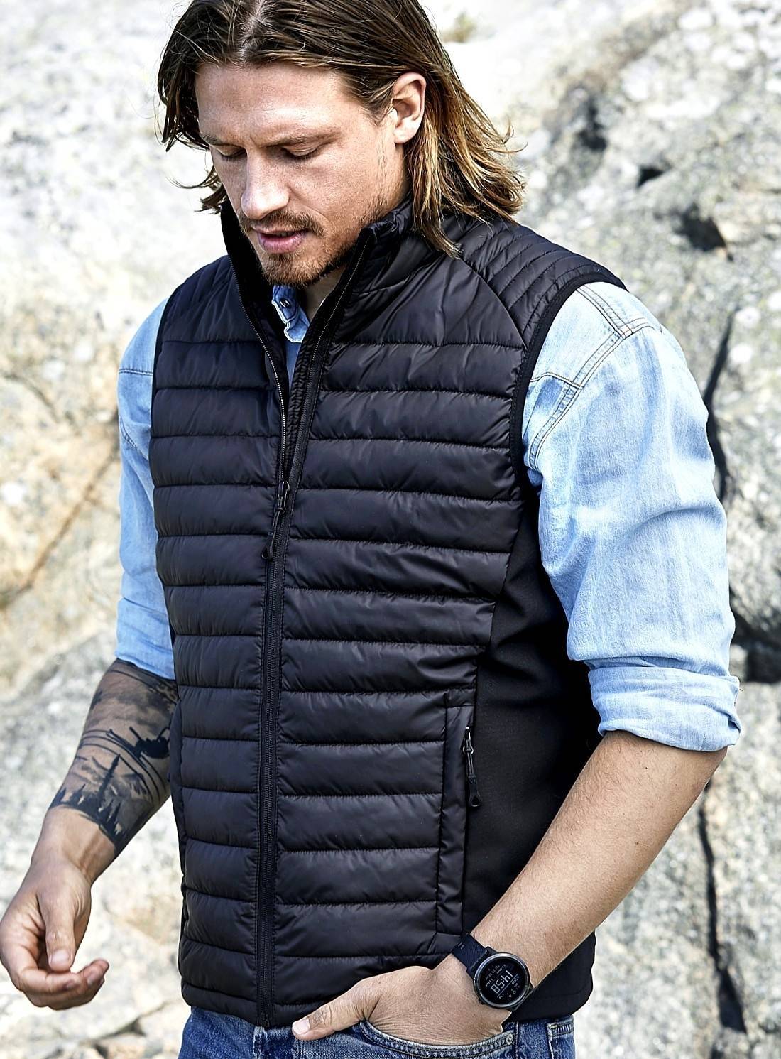 Hybrydowa kamizelka męska z pikowaną strukturą