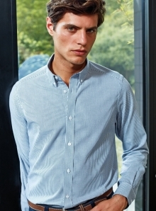 Koszula męska z kontrastowym wewnętrznym materiałem kołnierzyka oraz mankietów