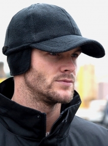 Zimowa czapka z daszkiem z polaru