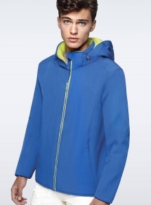 Kurtka softshell Roly z kapturem od wewnętrznej strony w kolorze zamka