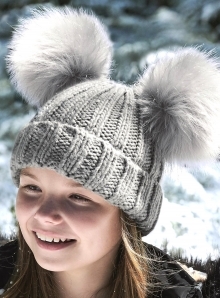 Dziecięca czapka zimowa z dwoma pomponami