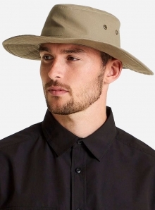 Kapelusz turystyczny z otworami wentylacyjnymi