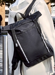 Plecak z wyściełaną komorą na laptopa oraz z odblaskowymi pasami