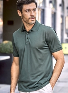 Koszulka polo wykonana z oddychającego i szybkoschnącego materiału z recyklingu