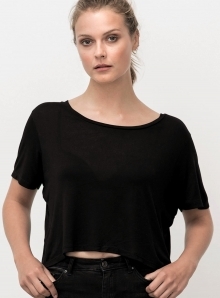 Modna ekologiczna koszulka damska z szerokim dołem