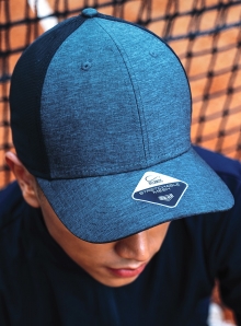 Czapka z przodem melanżowym i panelami z siatki