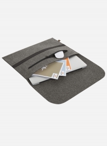 Etui na laptopa z dodatkową kieszenią na zamek