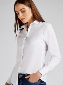 Damska koszula z długimi rękawami o regulowanych mankietach