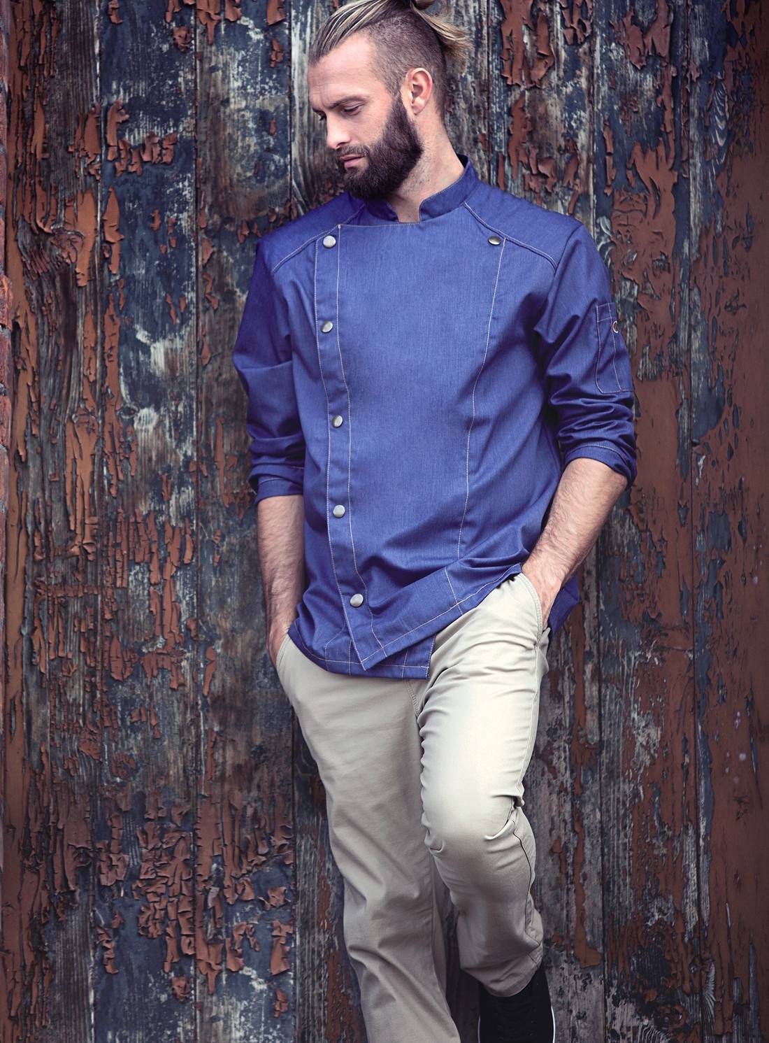 Jeansowa bluza kucharska z kontrastowymi szwami