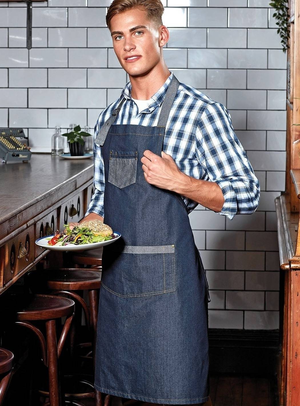 Jeansowy dwukolorowy fartuch kelnerski z kieszeniami