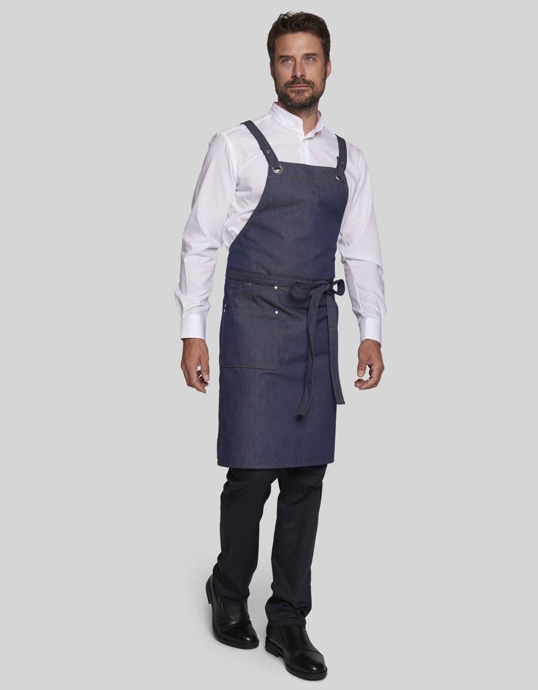 Jeansowy fartuch kelnerski z praktycznymi bocznymi kieszeniami CGW