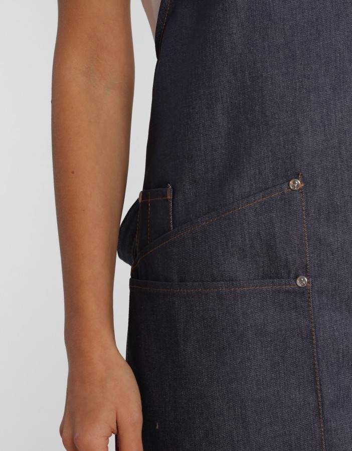 Jeansowy fartuch kelnerski z praktycznymi kieszeniami