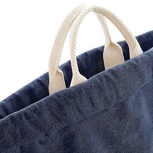 Jeansowy worek sportowy z paskami na plecy i uchwytem