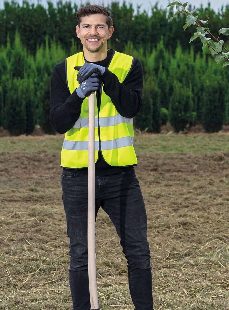 Kamizelka odblaskowa biorąca udział w akcji zmniejszania zużycia CO2