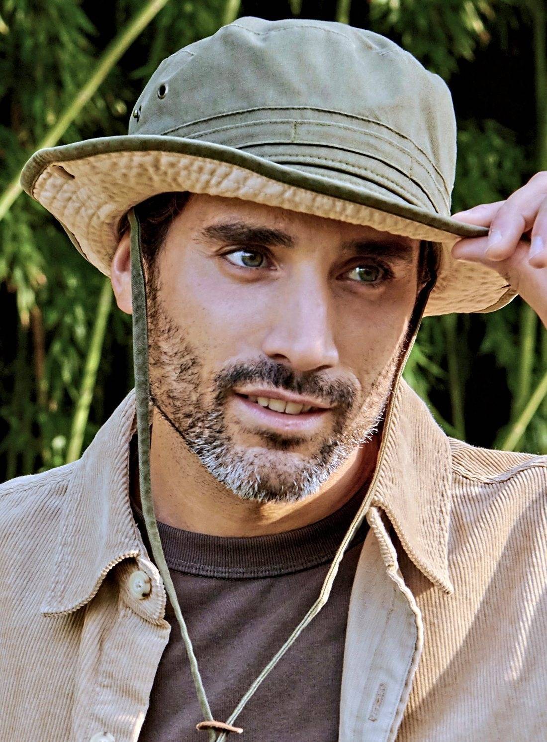 Kapelusz trekkingowy z wiązaniem