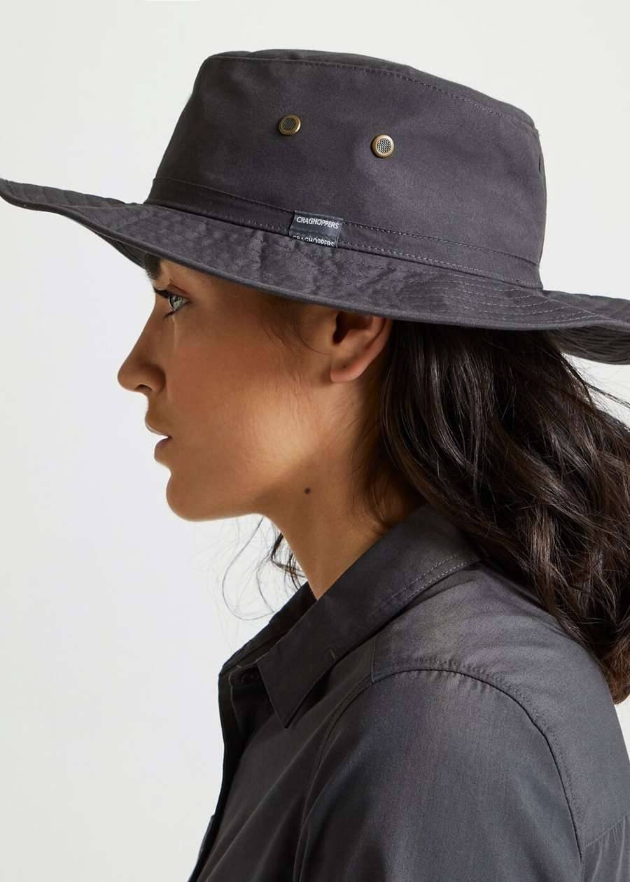 Kapelusz turystyczny z otworami wentylacyjnymi