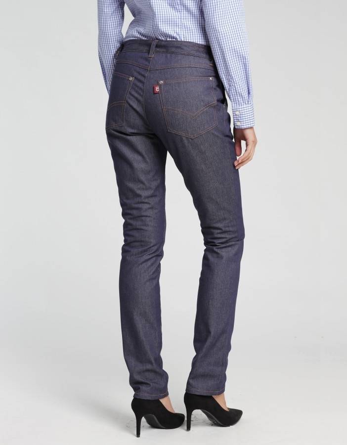 Kelnerskie spodnie jeansowe w modelu damskim