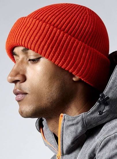 Komfortowa czapka zimowa o wyrazistym splocie, materiał z recyklingu