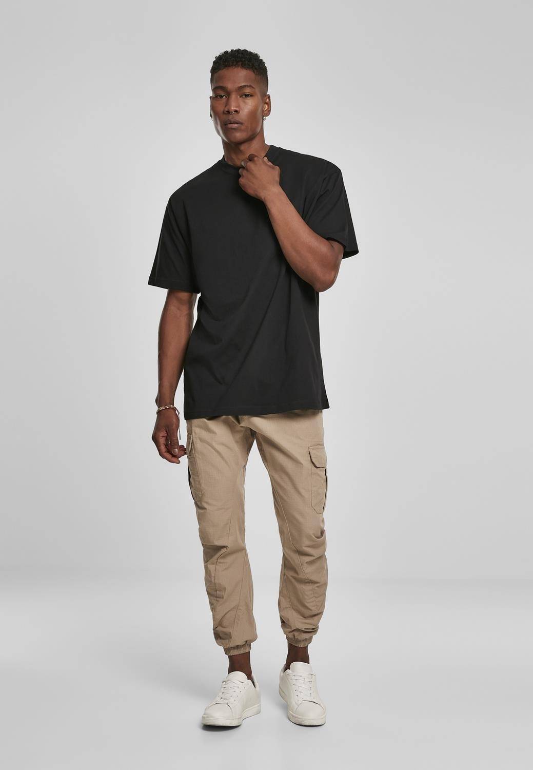 Komfortowa koszulka męska o luźnym fasonie