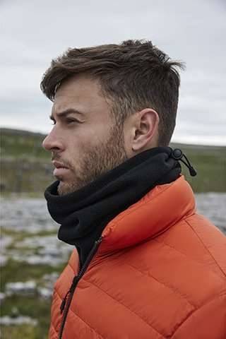 Komin polarowy uszyty z materiału pochodzący z recyklingu