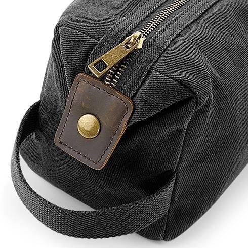 Kosmetyczka Canvas z podszewką i mosiężnymi detalami