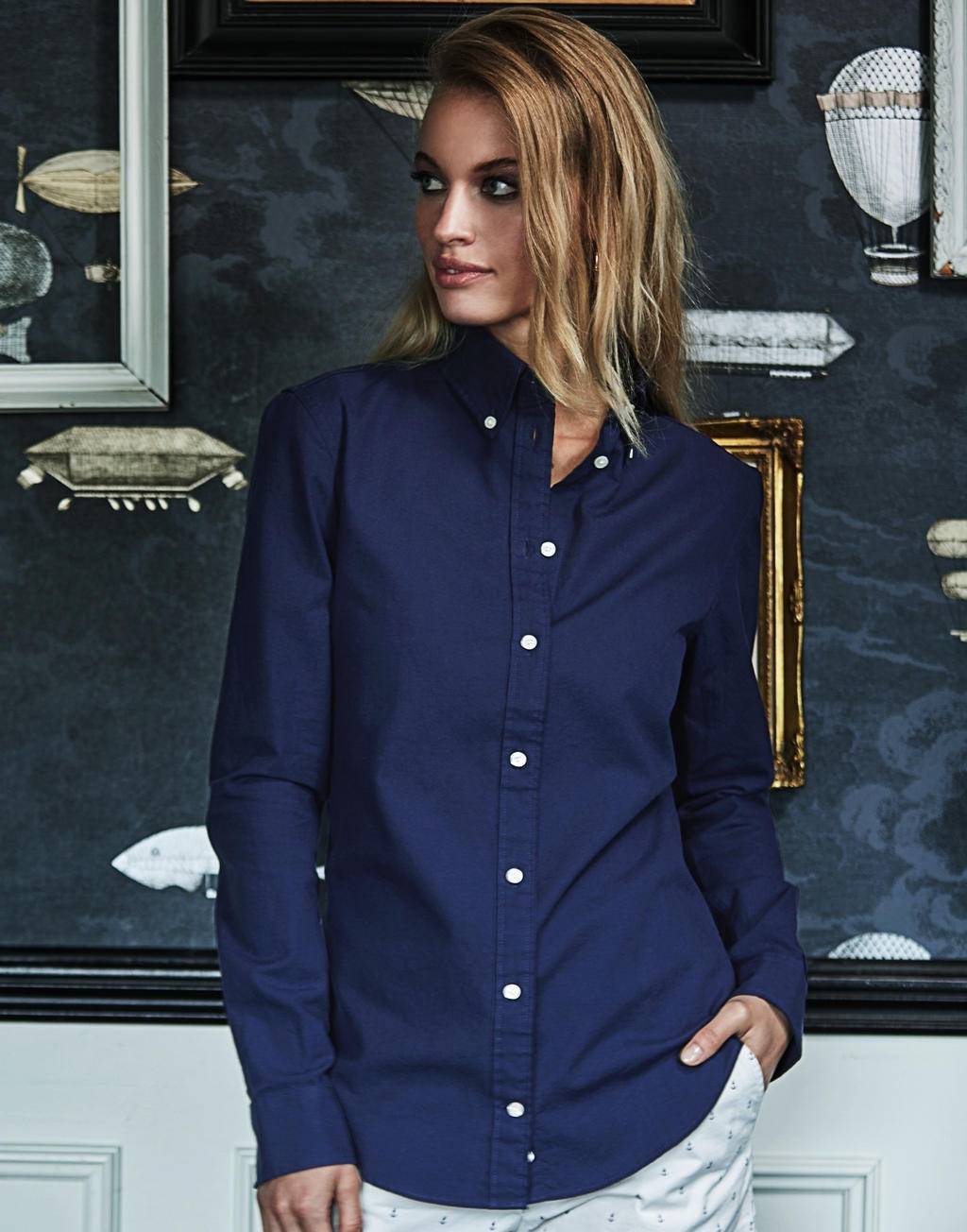 Koszula damska Tee Jays o dopasowanym fasonie z zaokrąglonym dołem