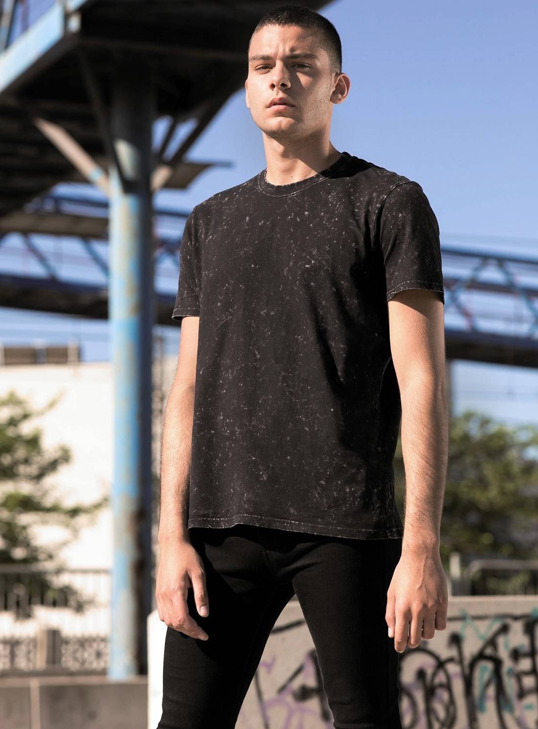 Koszulka męska o strukturze marmuru