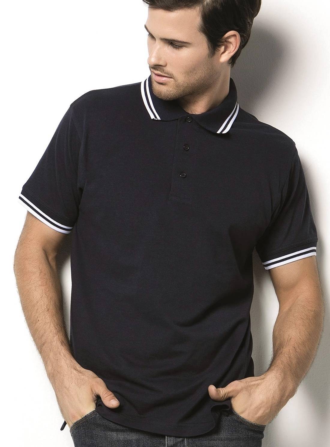 Koszulka polo z ozdobnymi paskami i rozcięciami bocznymi