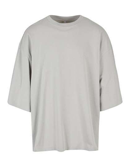 Koszulka uszyta z grubego materiału w charakterystycznym kroju oversized