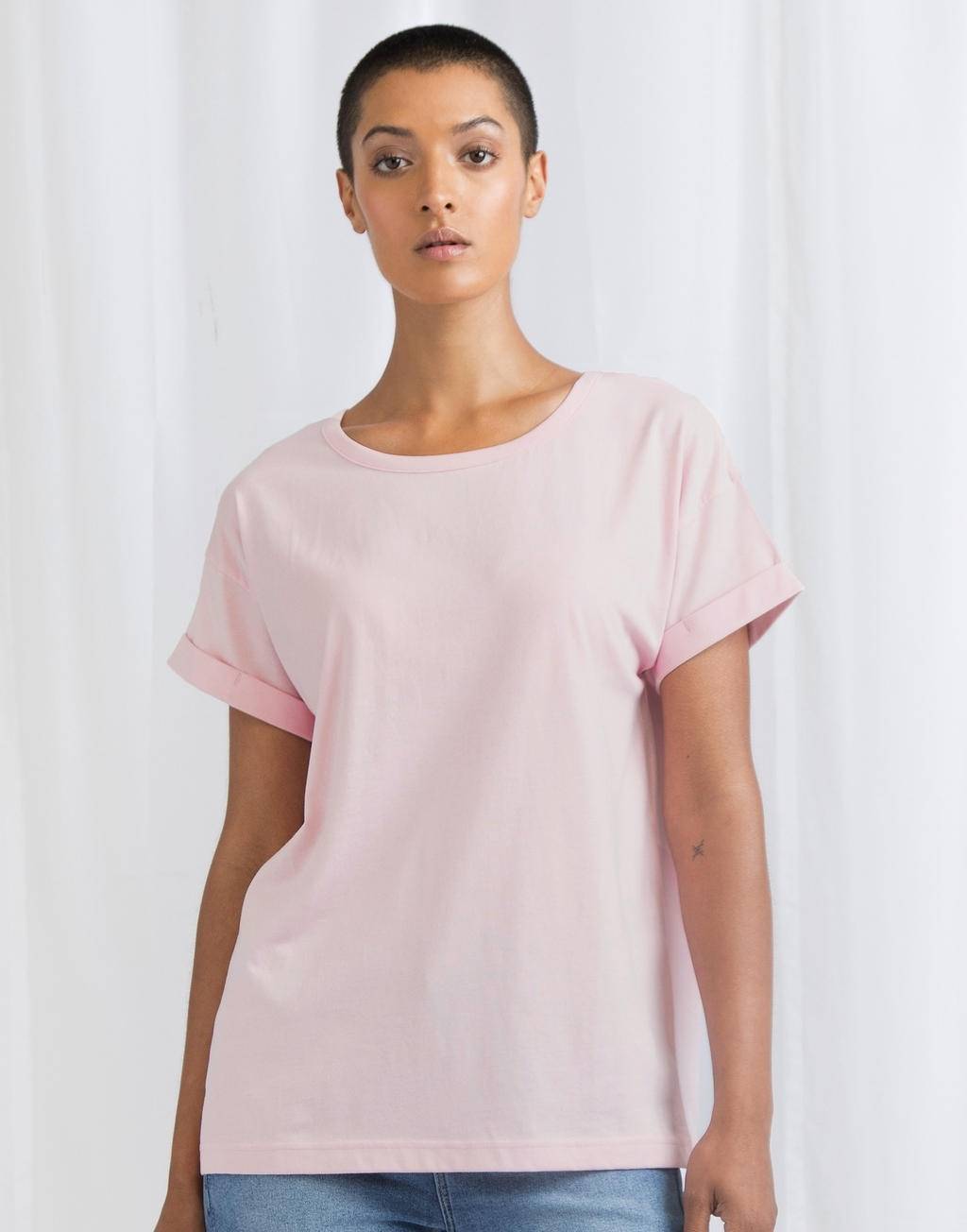 Koszulka z obniżonymi ramionami i rolowanymi rękawkami