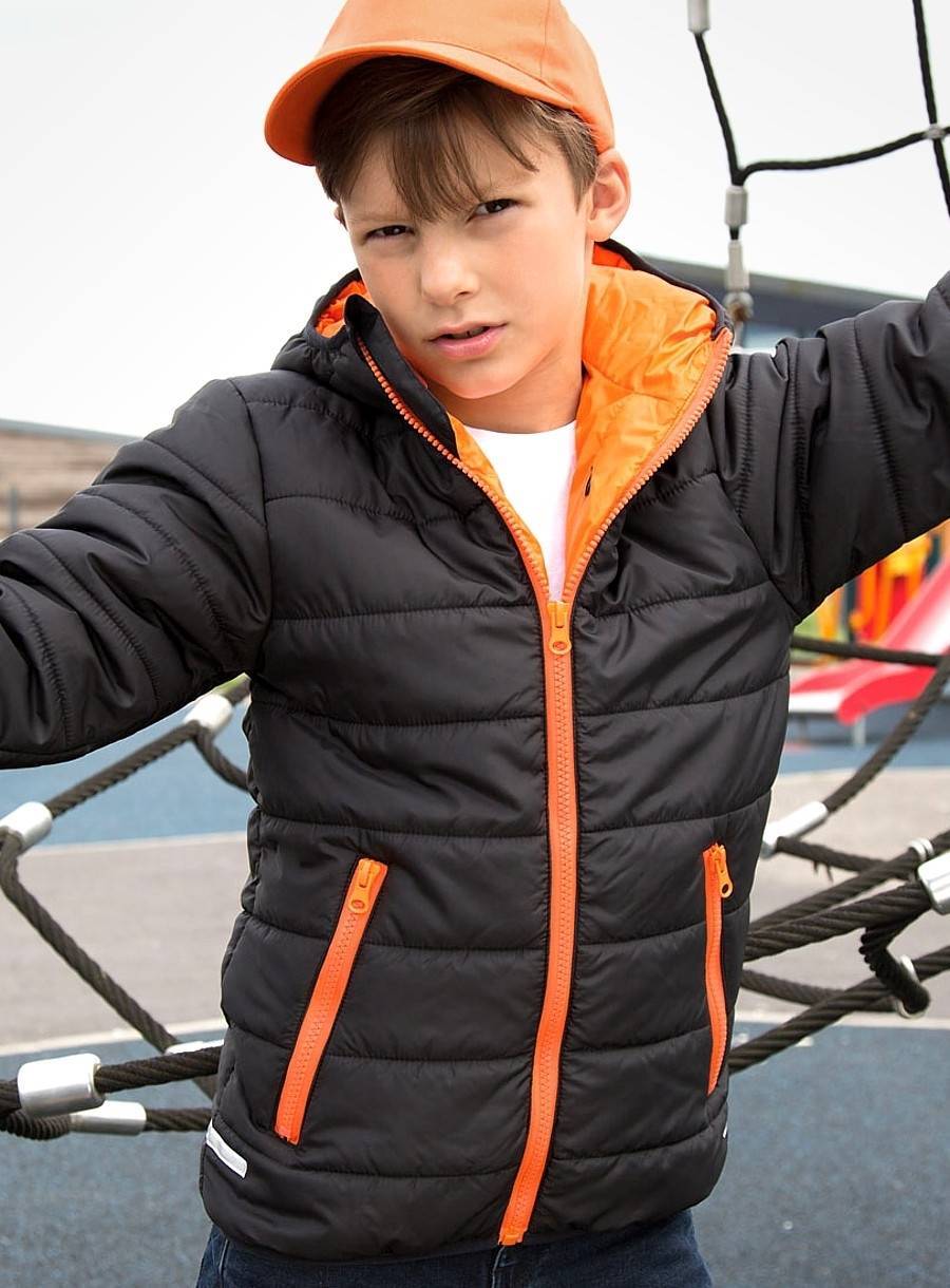 Kurtka dziecięca o pikowanej strukturze z kontrastowymi zamkami