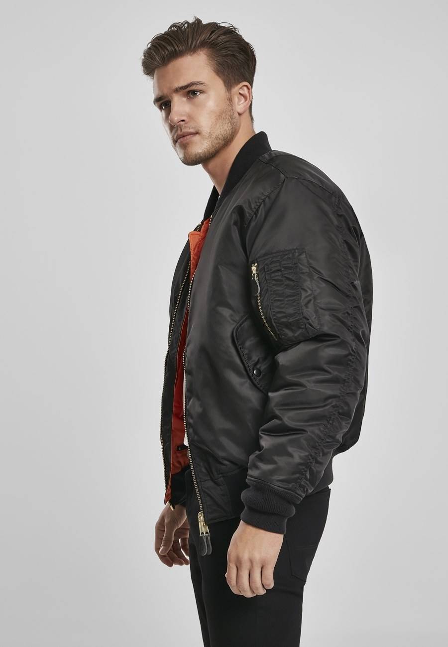 Kurtka pilotka typu bomber z kieszenią na rękawie