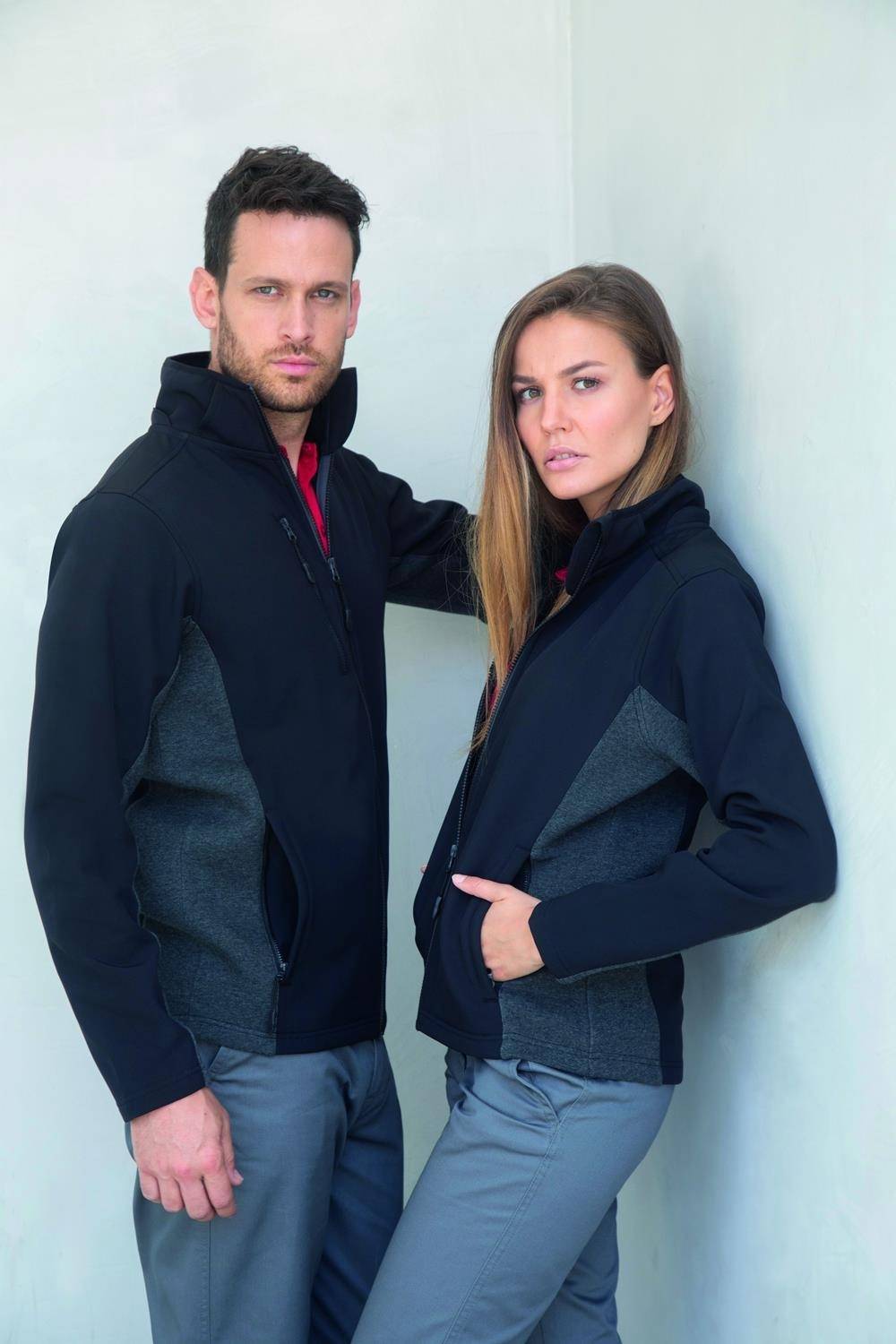 Kurtka softshell z mikropolarem i kontrastowymi bocznymi panelami