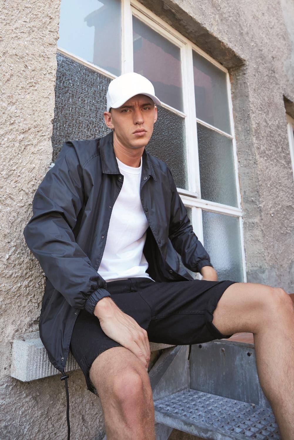 Lekka kurtka przeciwdeszczowa z kołnierzykiem typu kent