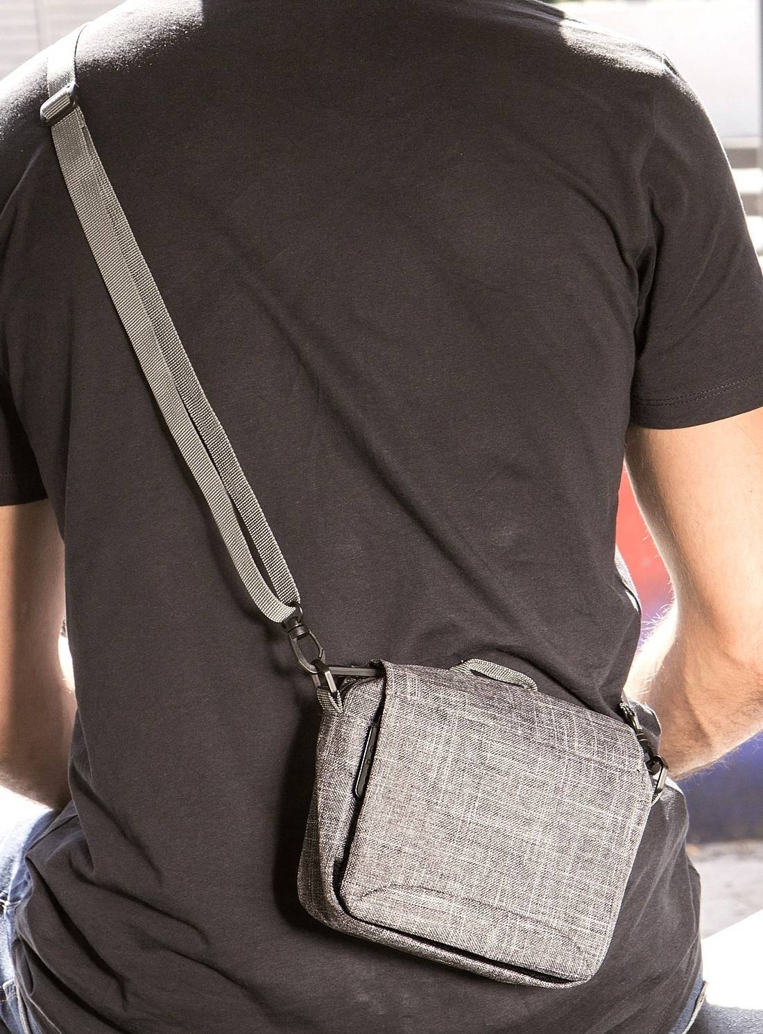 Mała torebka na ramię w kolorze szarego melanżu